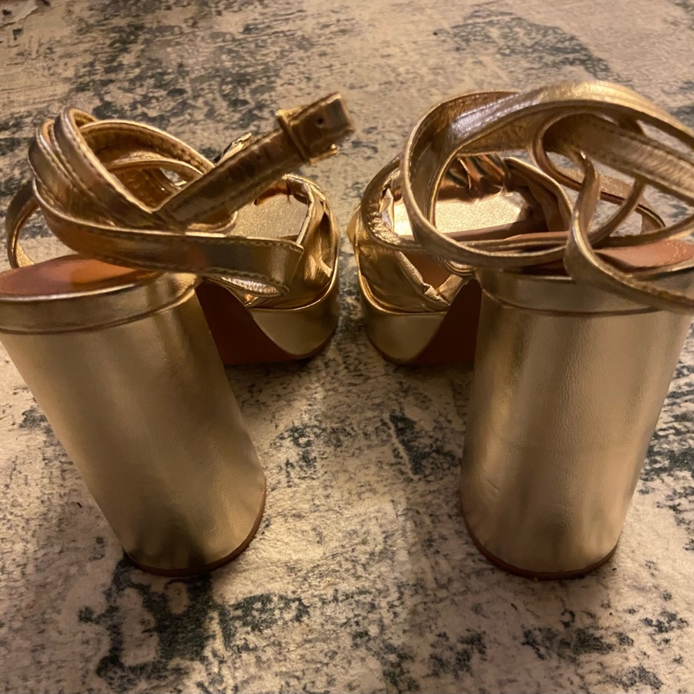 ASOS DESIGN Wide Fit Nikita knotted platform heeled sandals in gold- Size 9 - Picture 11 of 13